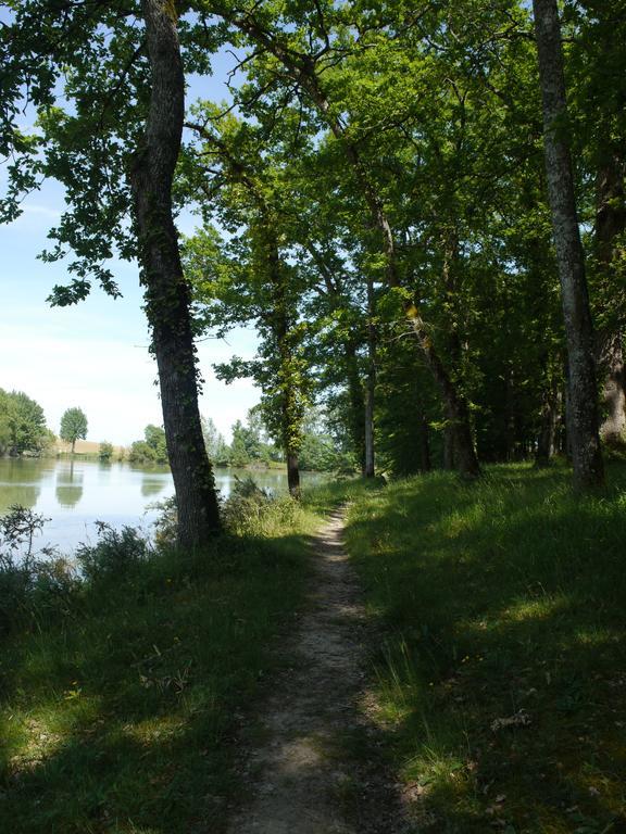 Lac De Cancon Kültér fotó