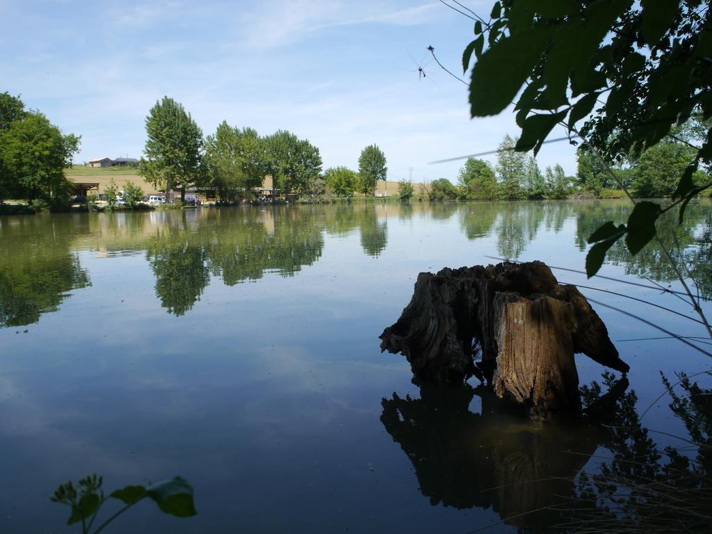 Lac De Cancon Kültér fotó